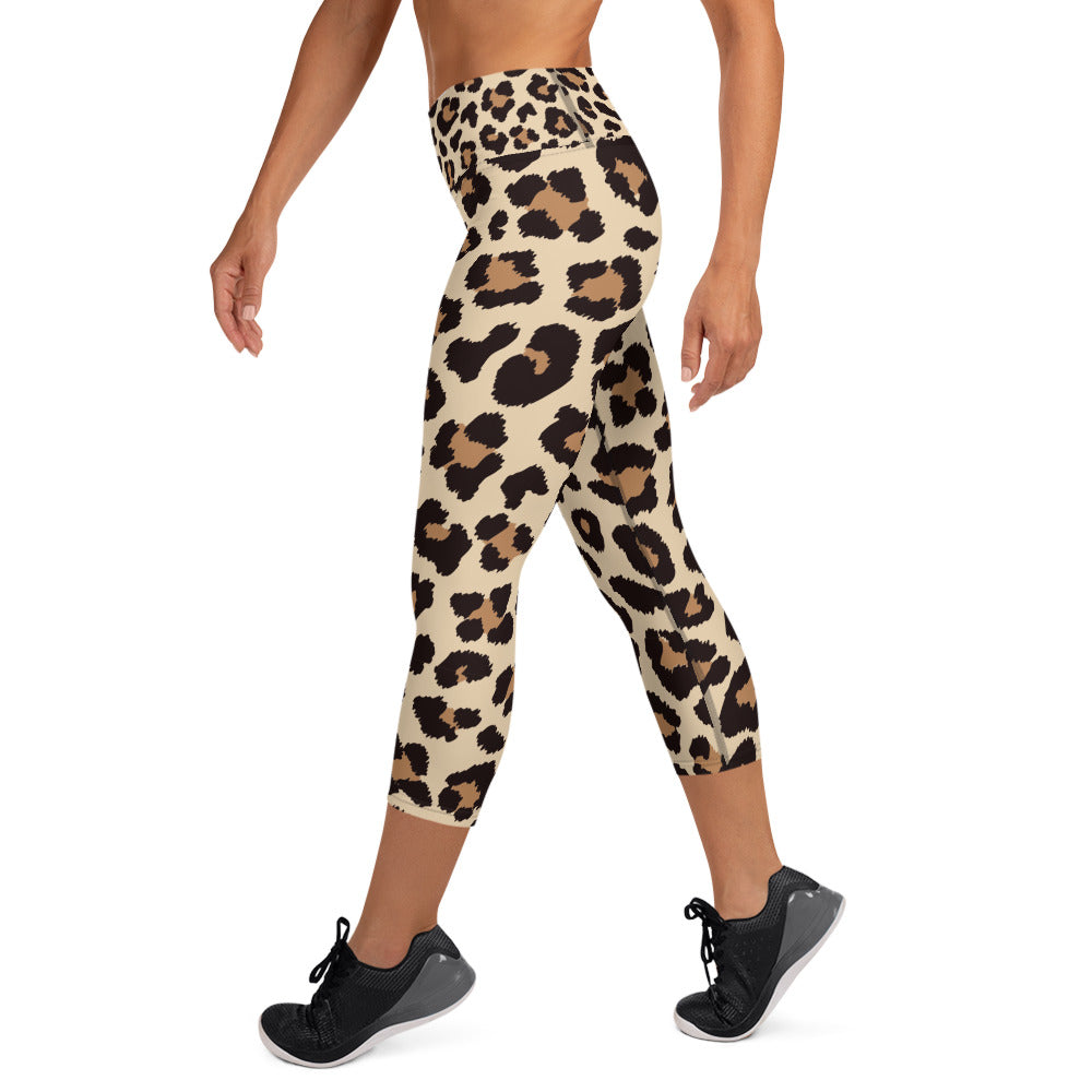 Leopar Chic Feline Women's Yoga Capri Leggings - FLAKOUT