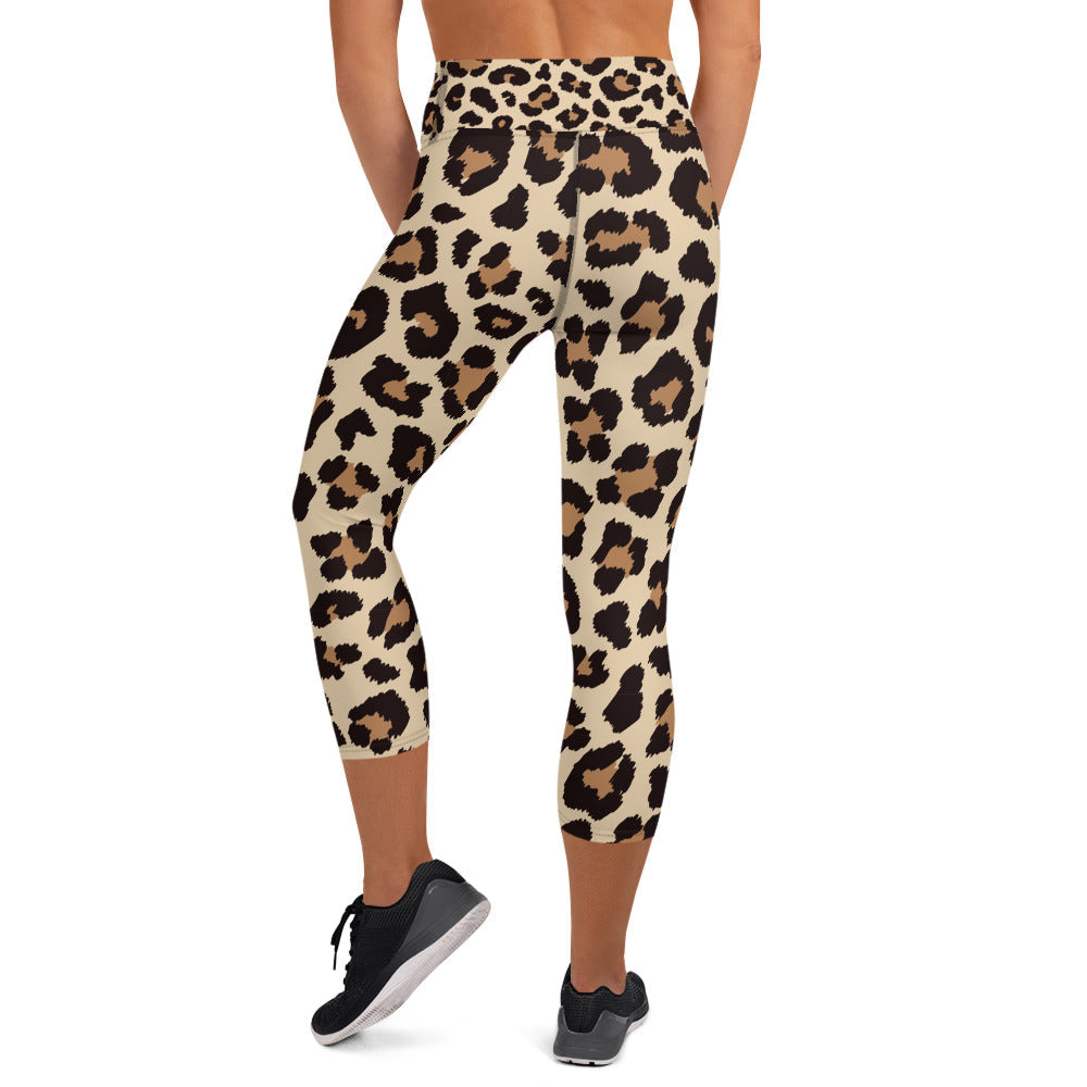 Leopar Chic Feline Women's Yoga Capri Leggings - FLAKOUT